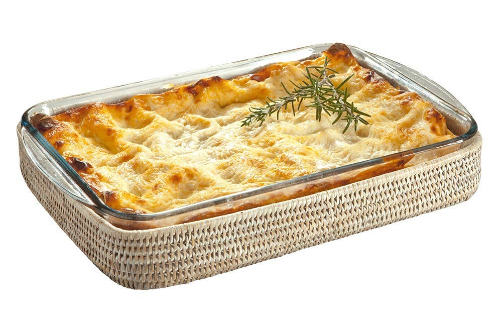 Auflaufform Lasagne weiß gekalktes Rattan und Pyrex – CASA CHARM MAGDEBURG
