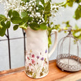 Bild in Galerie-Betrachter laden, Keramik Kanne WILDBLUMEN