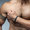 Bild in Galerie-Betrachter laden, Exklusives Lederarmband für Herren