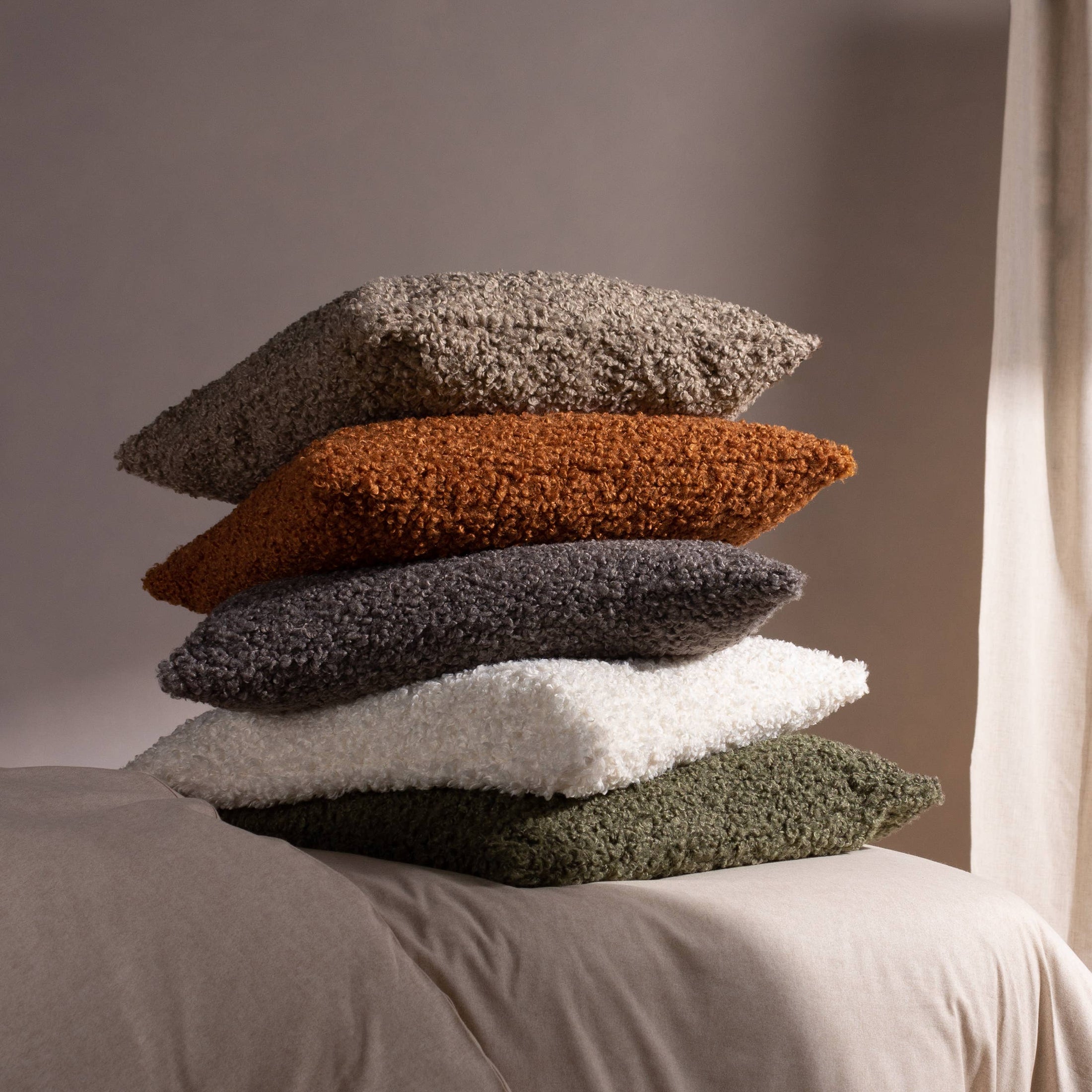 Cabu Strukturiertes Boucle-Kissen Khaki