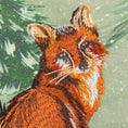 Bild in Galerie-Betrachter laden, Lodge Wood Fox Kissen, Eichengrün
