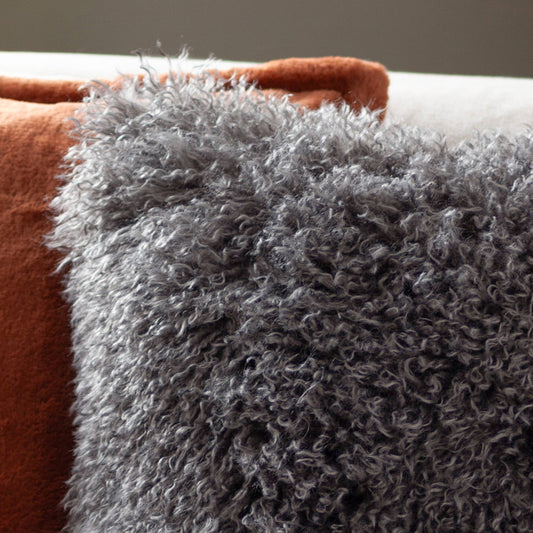 Kissen Rowan aus Kunstfell Taupe