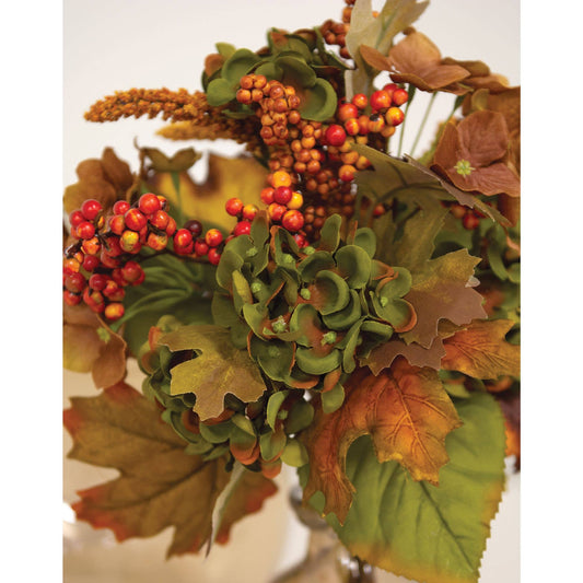 Herbstlicher Hortensien- und Beerenstrauß